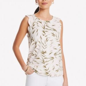 Ann Taylor scallop sleeve top, XXSP, like new excellent condition